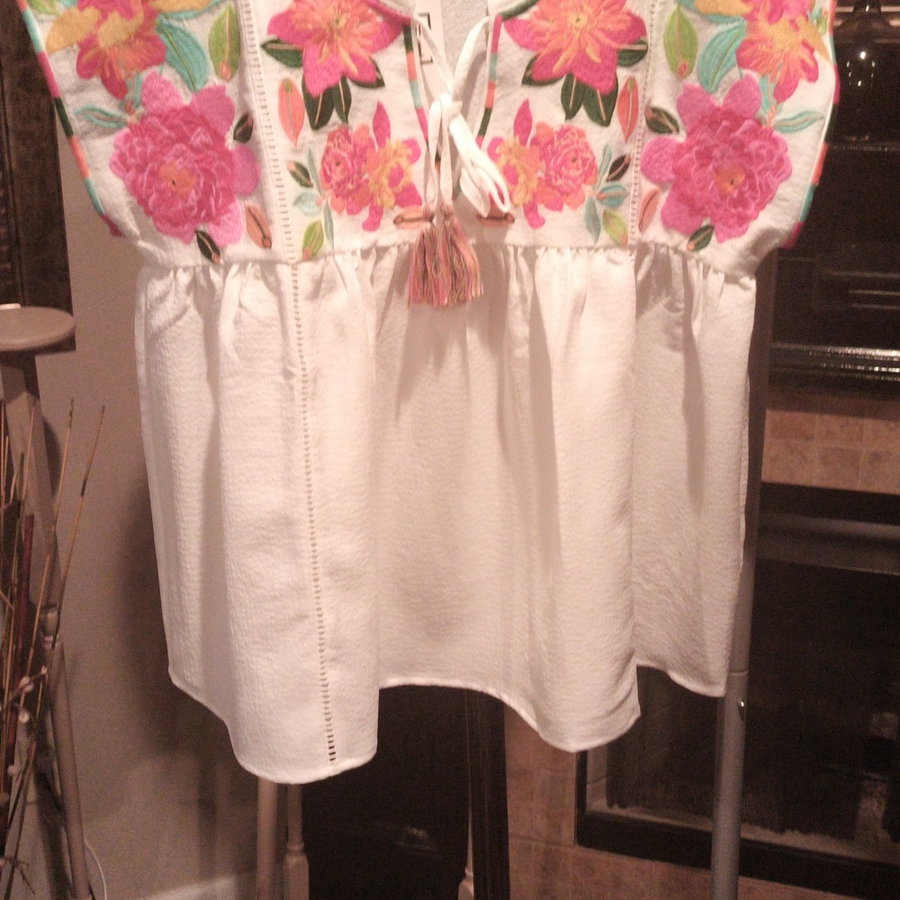 THML White Floral Embroidered Short Sleeve Peasant Blouse - Picture 11 of 16